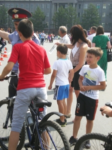 Велосипедист на улице Велосипедист на улице